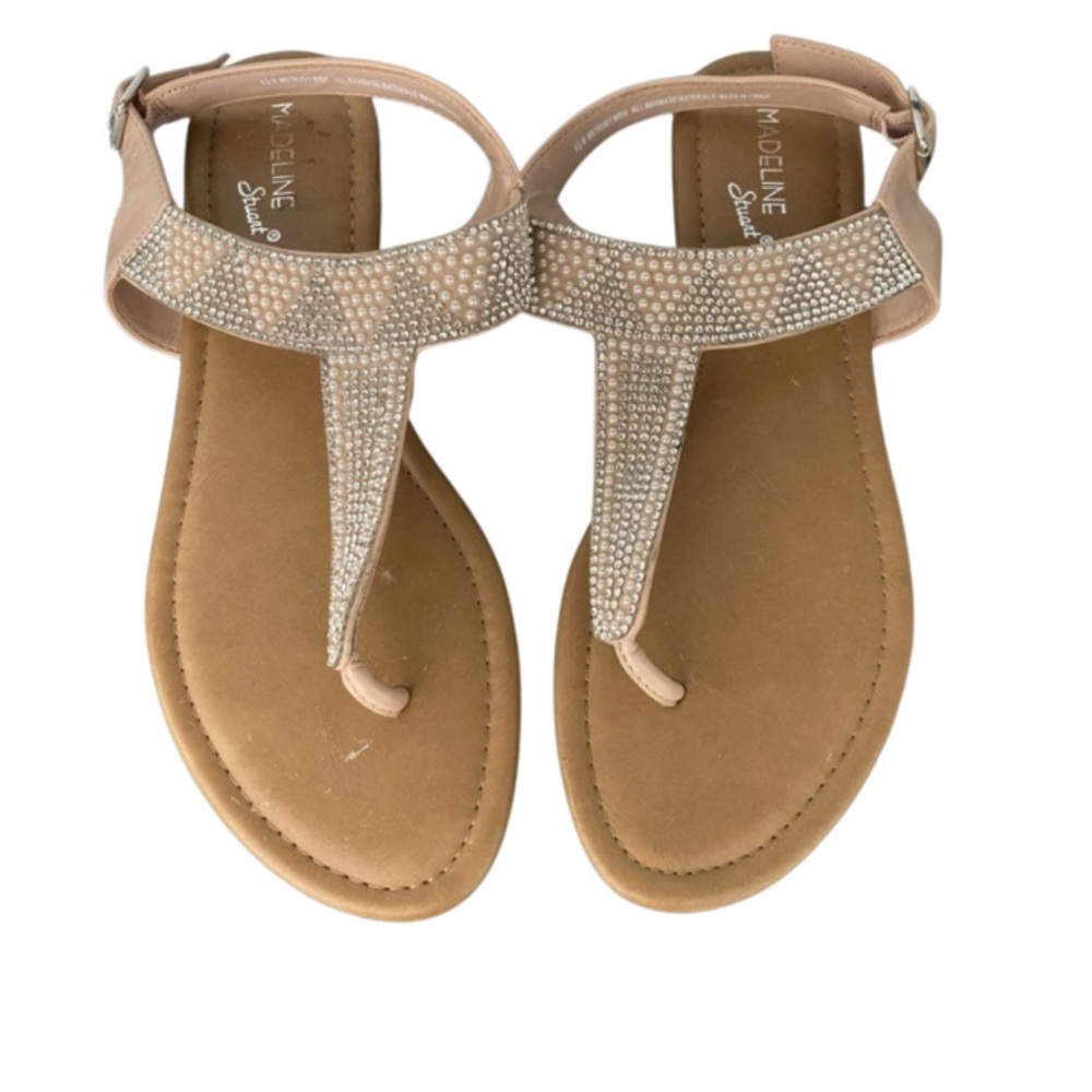 Sandals with rhinestones size 6.5 in great condition ✔️